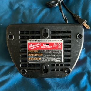Milwaukee battery charger